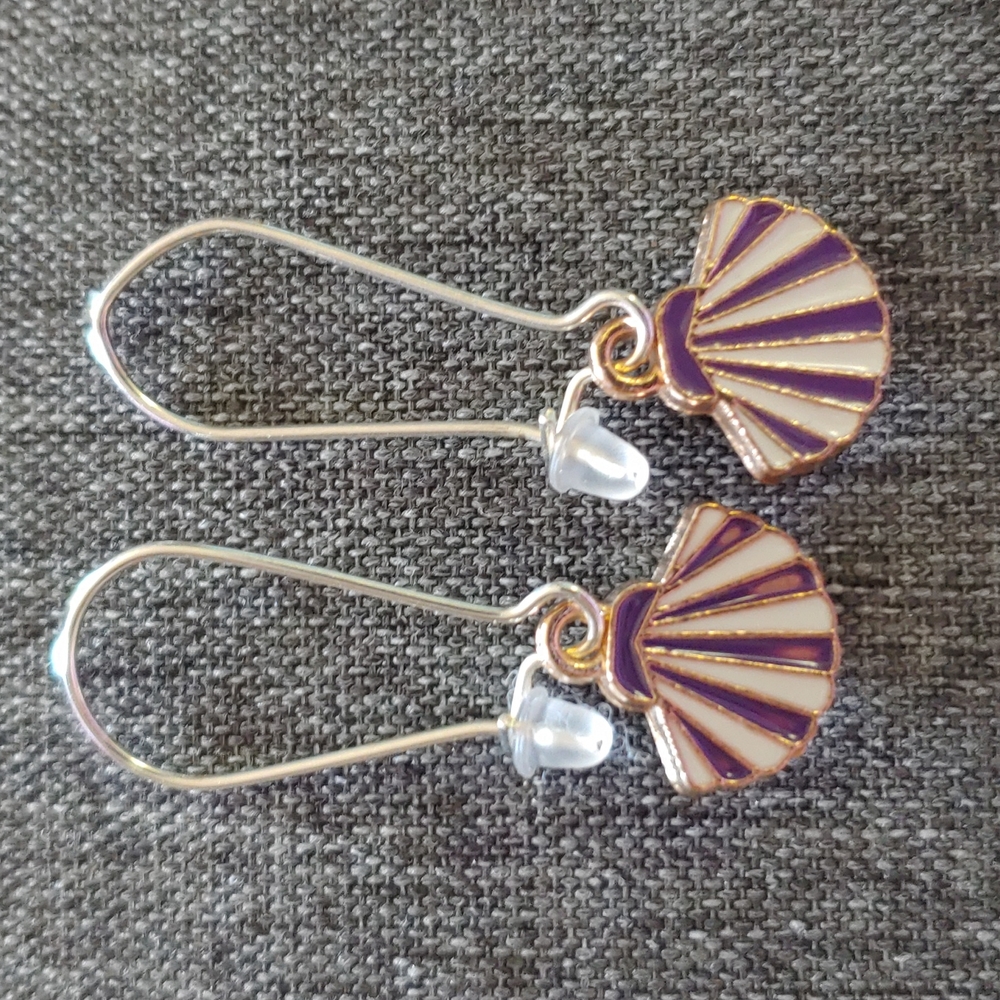 NWOT Purple 🐚 Shell  Earrings